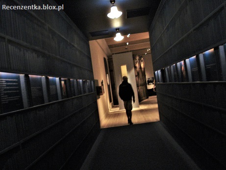 Astrid Lindgren muzeum przejście przez tunel z cytatów Szwecja Szkice Nordyckie blog