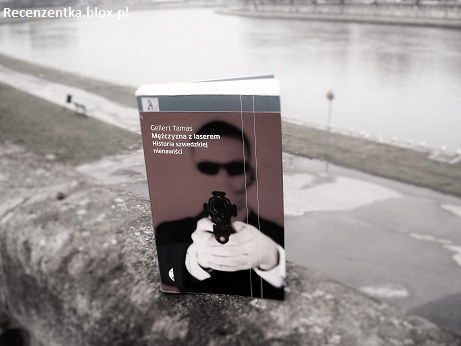 Mczyzna_z_laserem8