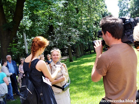 Łódź Anna Musiałowicz podczas wywiadu dla Telewizji Polskiej